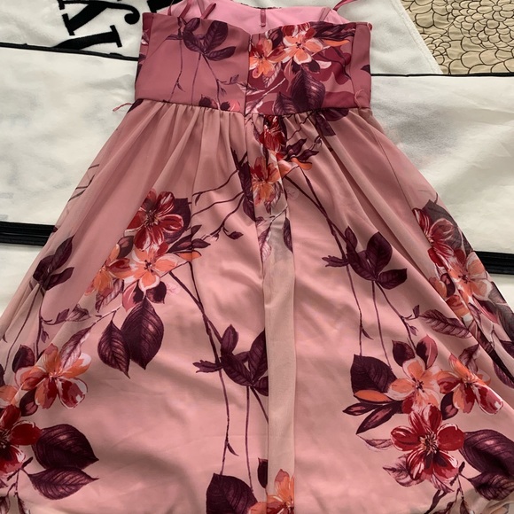 Le Chateau Pink Dress - Picture 2 of 4